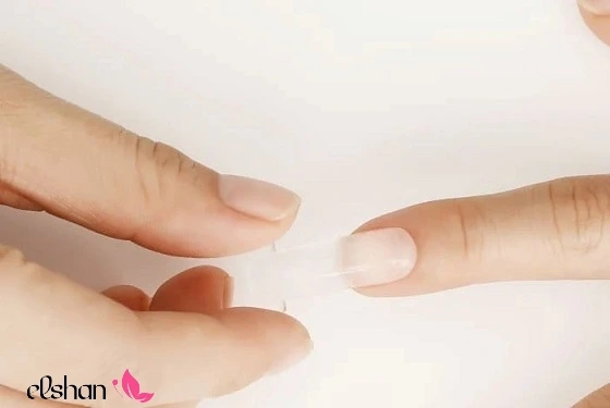 روش انجام کاشت ناخن قالبی